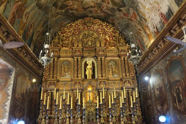 Altar of St. Antony's Church, Ollur 